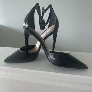 Steve Madden Alisha Black Pumps